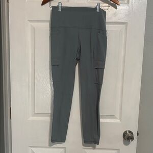 Athleta 7/8 salutation cargo tights